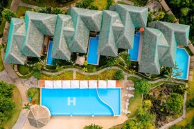 H Resorts - The Coral Cliff