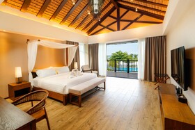 H Resorts - The Coral Cliff