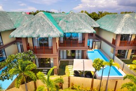 H Resorts - The Coral Cliff