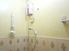 RedDoorz @ July's Haven Seaside Pension Camiguin