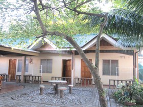 RedDoorz @ July's Haven Seaside Pension Camiguin