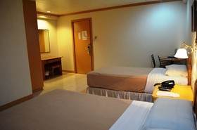 Elegant Circle Inn