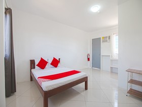 Fat J Apartelle by Oyo Rooms