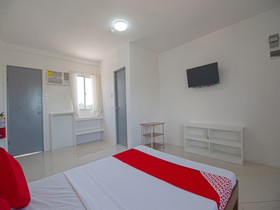 Fat J Apartelle by Oyo Rooms