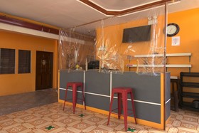 J5 Guest House & Restobar by OYO Rooms