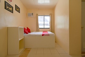 J5 Guest House & Restobar by OYO Rooms