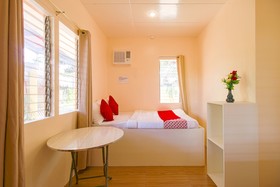 J5 Guest House & Restobar by OYO Rooms