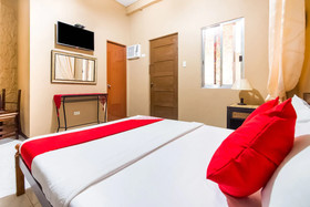 J & H Apartments by OYO Rooms