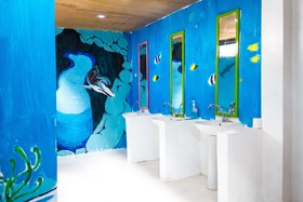 Le Village Guesthouse & Bar