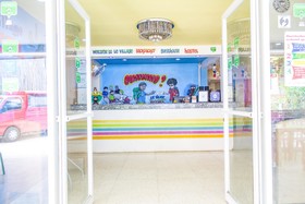 Le Village Guesthouse & Bar