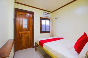 Lisa's Guesthouse by OYO Rooms