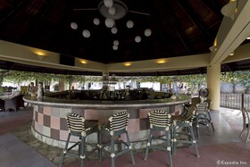 Parkside Cordova Reef Village Resort