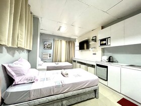 Sabaidee Suites by OYO