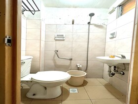 Sabaidee Suites by OYO