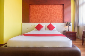 San Remigio Pensionne Suites by OYO