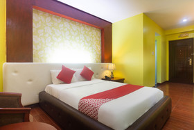 San Remigio Pensionne Suites by OYO