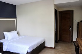 S Hotel & Residences
