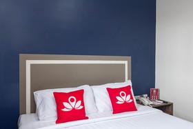 S Hotel & Residences by ZEN Rooms