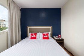 S Hotel & Residences by ZEN Rooms