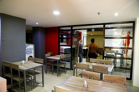 Travelbee Business Inn