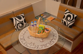 OYO 443 Maria Cristina Arcade Suites