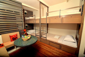 OYO 443 Maria Cristina Arcade Suites