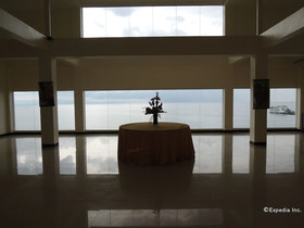 Days Hotel by Wyndham Cebu-Toledo