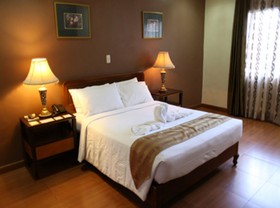 Crown Royale Hotel