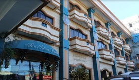 Crown Royale Hotel