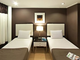 Astoria Plaza