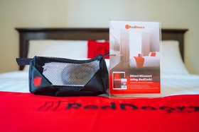RedDoorz Plus Near Capitol Commons