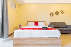 RedDoorz Premium @ Venice Luxury BGC 1