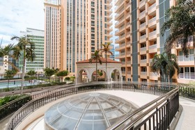 The Venice Luxury Residences by RedDoorz