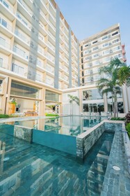 Solea Palm Mactan Resort