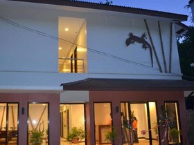Coron Ecolodge