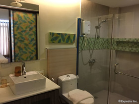 Coron Gateway Hotel & Suites