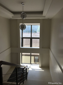 Coron Soleil Express Hotel