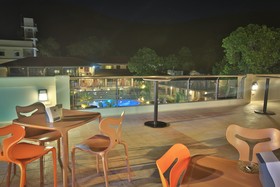 Coron Soleil Express Hotel