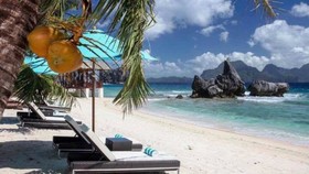 Outpost Hostel - Coron