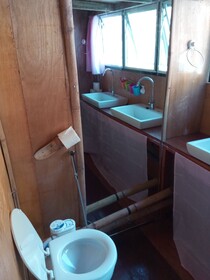 Paolyn Floating House Restaurant