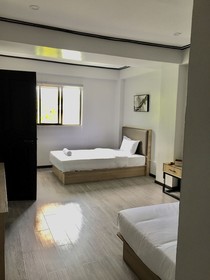 Sailing Inn Coron