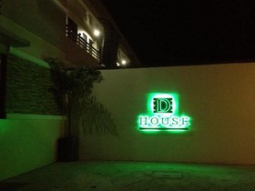 D House Hotel