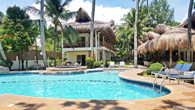 Mikes Dauin Beach Resort