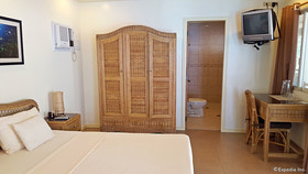 Mikes Dauin Beach Resort
