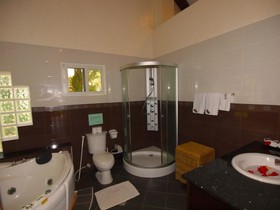 Pura Vida Beach & Dive Resort