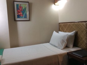 Bahay ni Tuding Inn & Resto