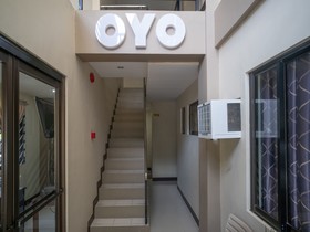 Chateau Cinco Dormitel by OYO Rooms