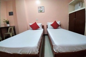 Chateau Cinco Dormitel by OYO Rooms