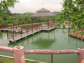 D Leonor Inland Resort and Adventure Park