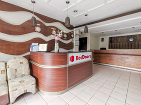 GK Business Hotel by RedDoorz